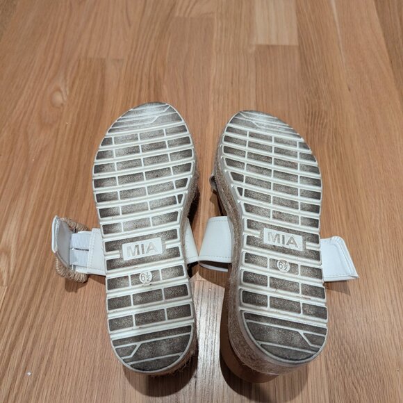 Mia Kenzy Platform.Sandal - Picture 4 of 4